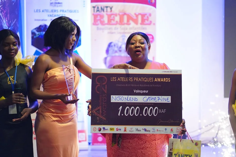 Remise du prix de la meilleure assistante de direction sur scène