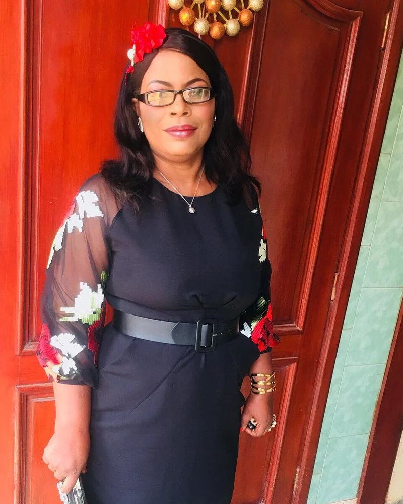Maxemille WOAMBIA, consultante en relations publiques